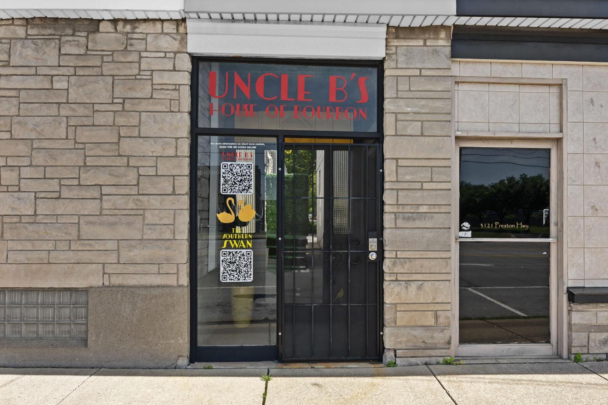 4 Spacious Units Close To Downtown & Expo Center Louisville