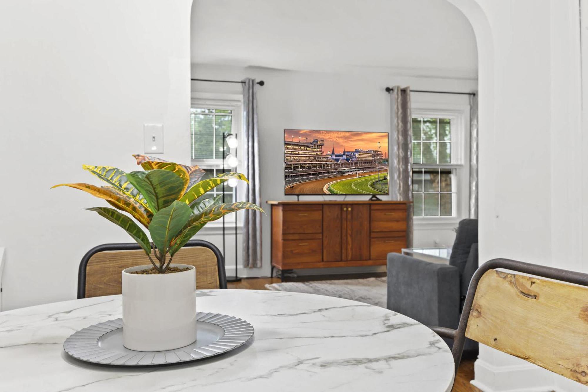 4 Spacious Units Close To Downtown & Expo Center