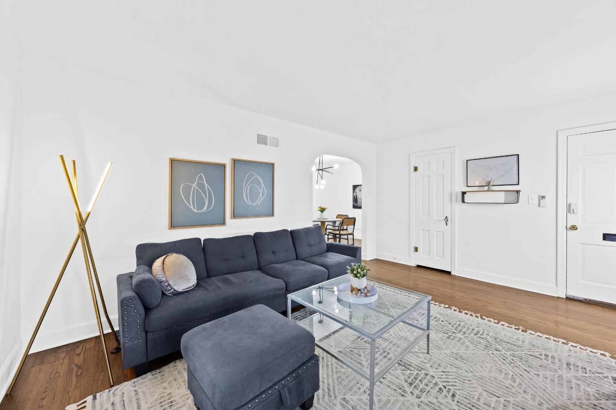 4 Spacious Units Close To Downtown & Expo Center *