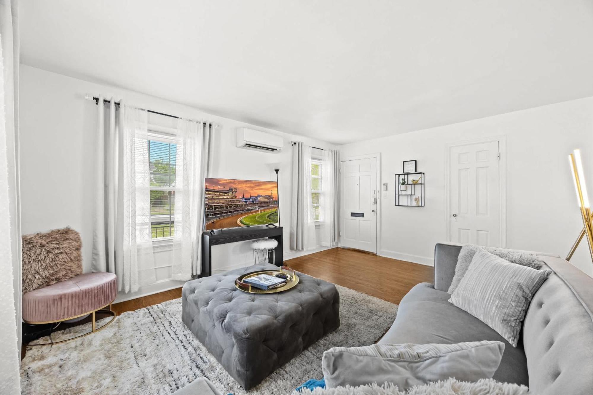 4 Spacious Units Close To Downtown & Expo Center Apartment *