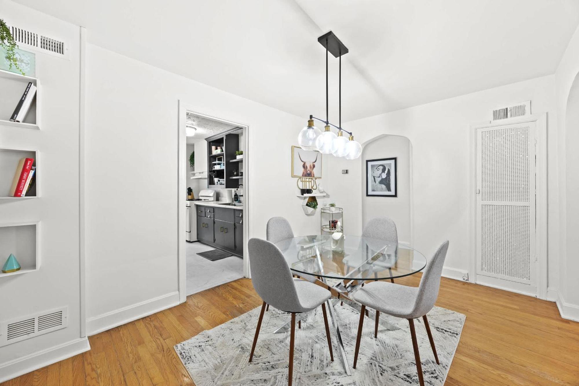 4 Spacious Units Close To Downtown & Expo Center Apartment
